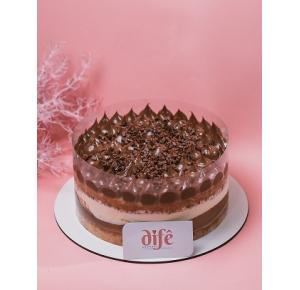 Bolo gelado naked MOUSSE DE CHOCOLATE COM NINHO serve 20 fatias