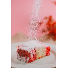 BOLO GELADO RED VELVET COM NINHO