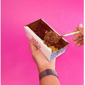 Bolo na caixinha de cenoura com chocolate