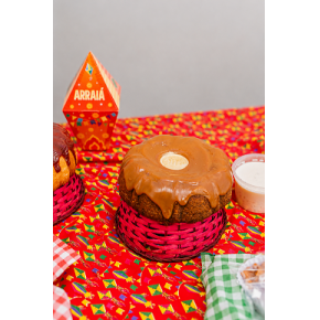 BOLO CASEIRO BANANA CARAMELIZADA COM COBERTURA DE CARAMELO